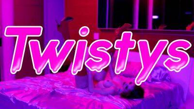 Jenna Sativa - Molly Stewart - Sativa - (Jenna Sativa, Molly Stewart) - Twistys Spring Break Part 1 - sexu.com