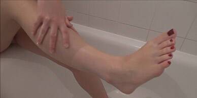 Peas And Pies Feet And Legs Lotion Video - hclips
