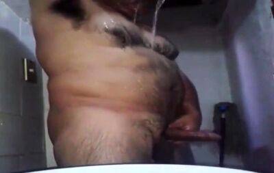 Str8 pakistani daddy shower time - drtuber - Pakistan