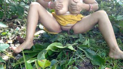 Indian Whore Outdoor Risky Public Sex In Field With Her Costumer - upornia - India
