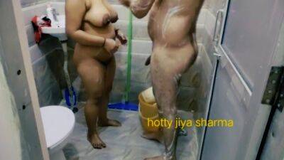 Newly Married Couple Nude Bath & Hubby Pissing On Wife Mouth - hclips