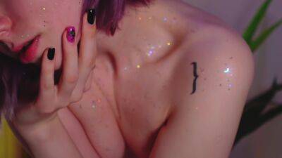 Purple Hair Teen Puts Glitter On Naked Body - hclips