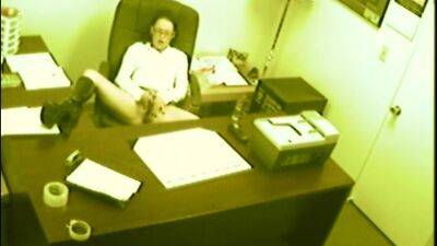 secretary fingering at office - drtuber