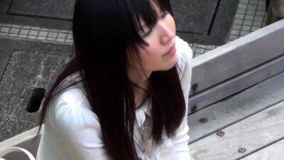 Asian lady pees outdoors - drtuber - Japan