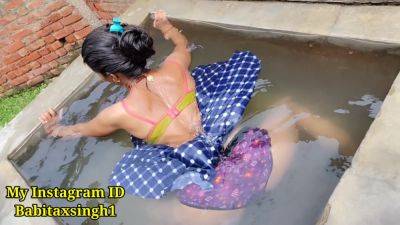 Desi India - Desi Indian Outdoor Village Opne Water Tenk Bathing Desi Girl Hindi Audio - upornia - India