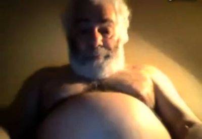 Hairy horny NY daddy bear jerks off on webcam - drtuber