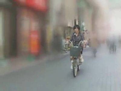 03541 Acme in agony on bicycle - hclips - Japan