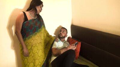 A Desi Wife Seduces Her Boyfriend And Made A Session On Sofa - hotmovs.com - India