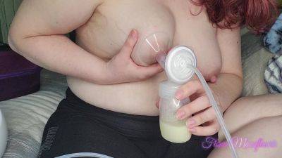 Using A Breast Pump To Empty My Milky Tits - hclips
