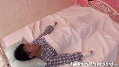 Japanese nurse cures her patient's problem with her sexy touch - sexu.com - Japan