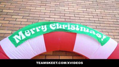 Kelsi Monroe - Monroe - Kelsi Monroe Twerks & Takes it Hard on Xvideos X Team's Sketches for Christmas - sexu.com