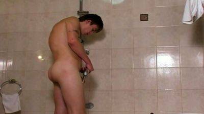 Hot Vadim In Bath - drtuber