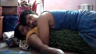 Indian House Wife Hot Kissing In Husband - upornia - India