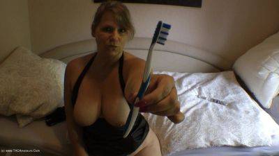 Electric Toothbrush - An Emergency Vibrator? - hclips