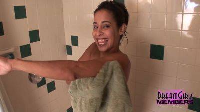 Hot Fit Latina Strips Nude And Showers - hclips
