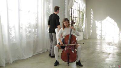 James Deen - Keisha Grey - Sweet teen plays the cello while thinking about the guy's wet dong - hellporno.com