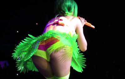 Angelo Godshack - Katy Perry Alluring & Raunchy On Stage - analdin.com